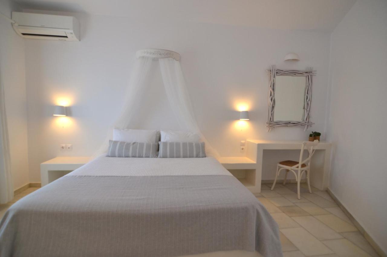 Artemis Hotel Antiparos Town Екстериор снимка