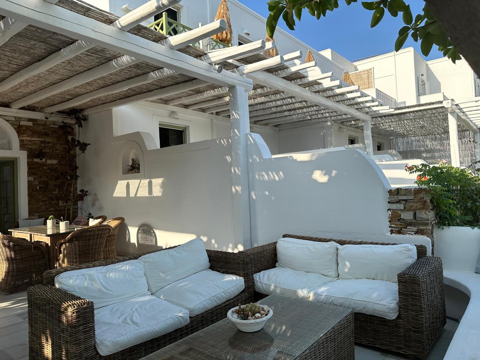 Artemis Hotel Antiparos Town Екстериор снимка