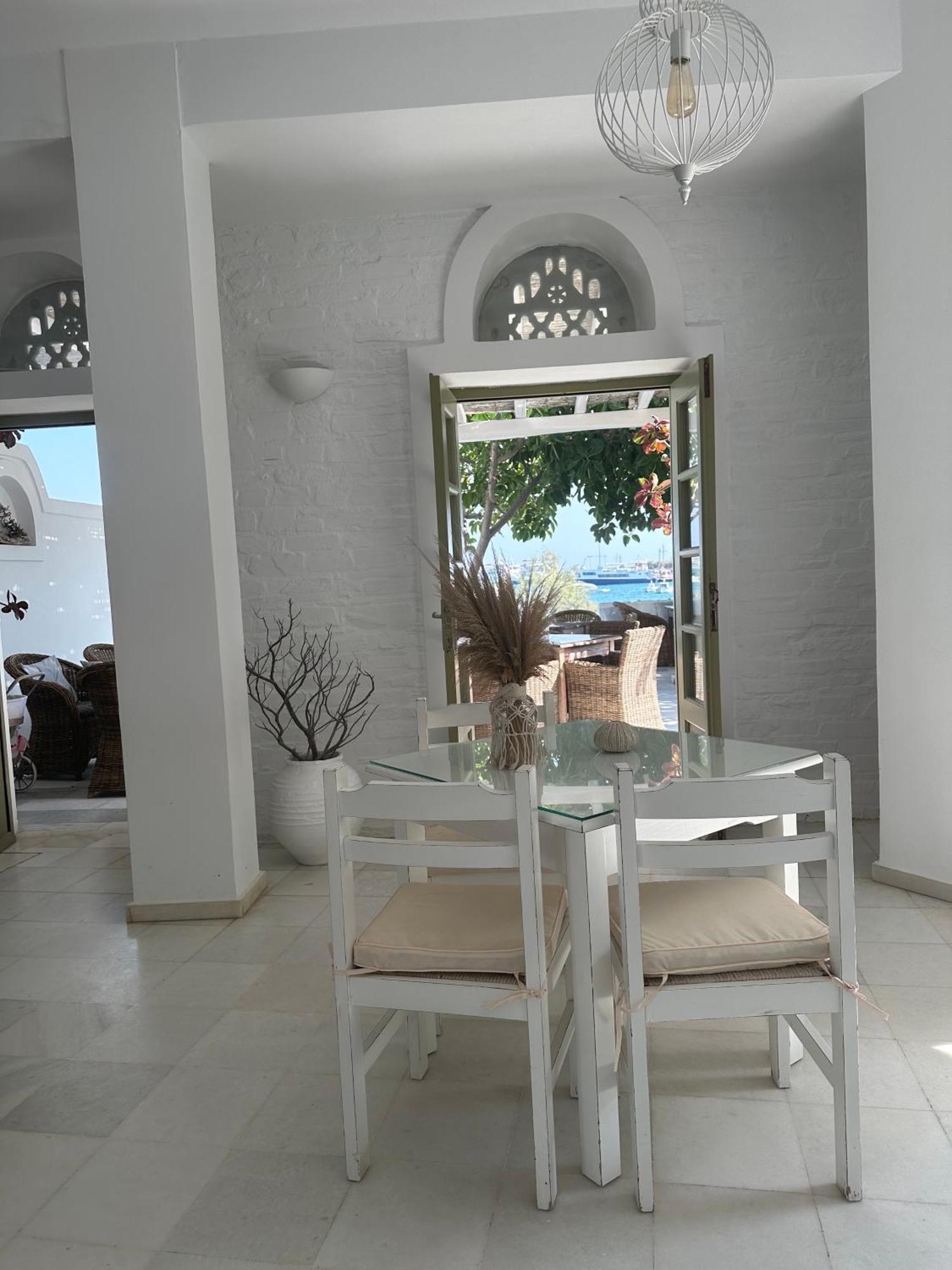 Artemis Hotel Antiparos Town Екстериор снимка